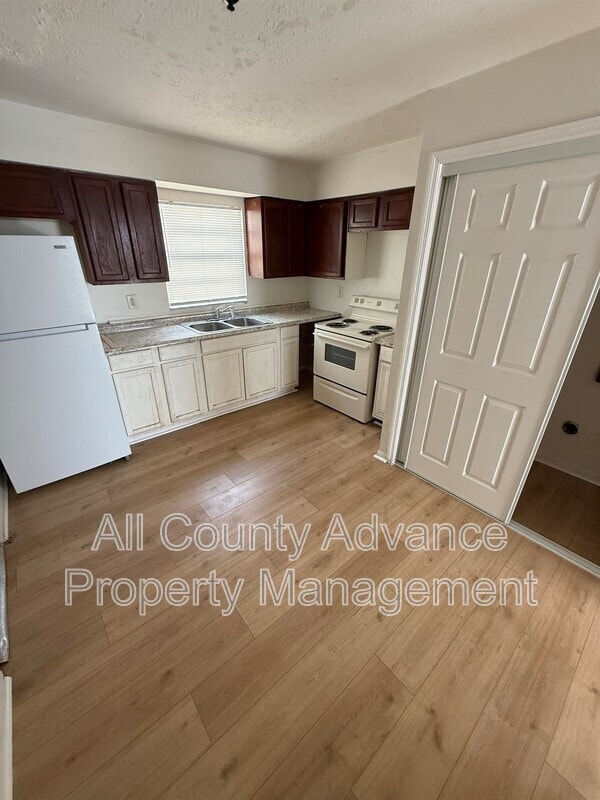 Photo - 4911 E Temple Heights Rd Unit B