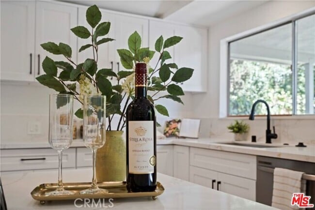 Photo - 18244 Jovan St