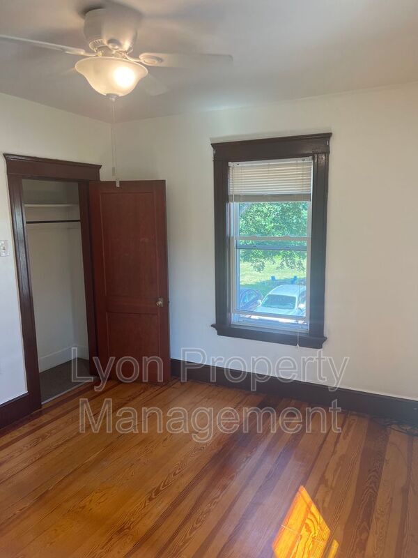 Photo - 352 Manville Rd Unit 2R