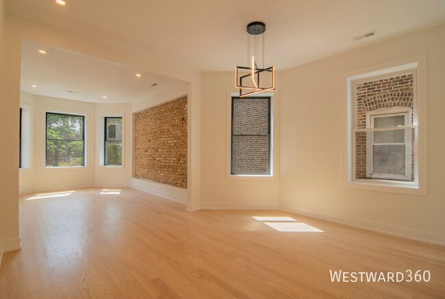 Photo - 3720 N Racine Ave Apartment Unit 2