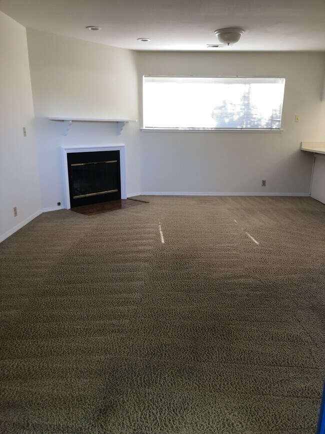 Photo - 103 S 1st St