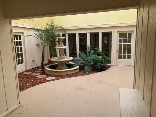 Building Photo - 4715 80th St Rental