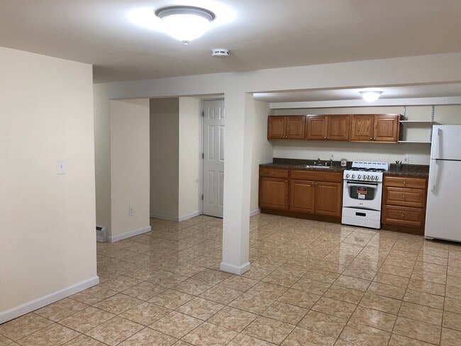 Building Photo - 13536 128th St Unit Basement