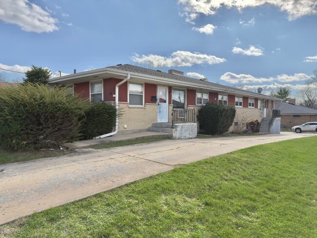 Building Photo - 1809-1809 S Alpine Rd Unit 1809 South Alpine Road