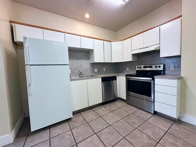 Photo - 18 N 200 E Unit 105