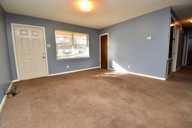 Photo - 3 Bed 1.5 Bath in Arcadia