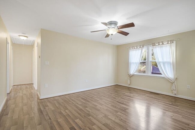 Photo - 22 Brown Cir