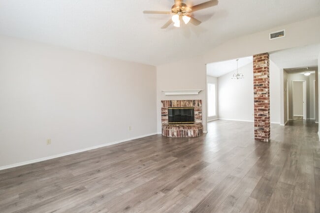 Photo - 7900 Flowertree Ct