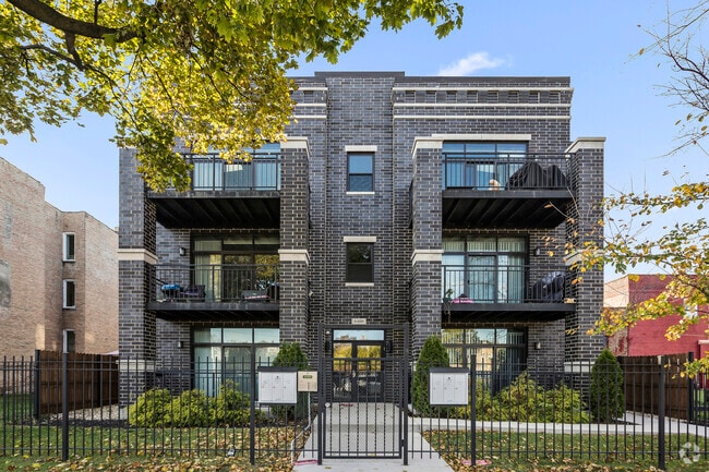 Building Photo - 6422 S Drexel Ave Rental