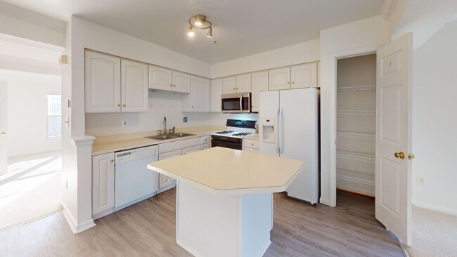 Photo - Spacious Family Three Bedroom Townhouse in Damascus! Pets Welcomed & Parking Included!