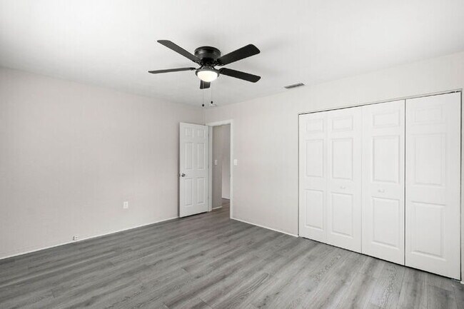 Photo - Home For Rent in St Petersburg!