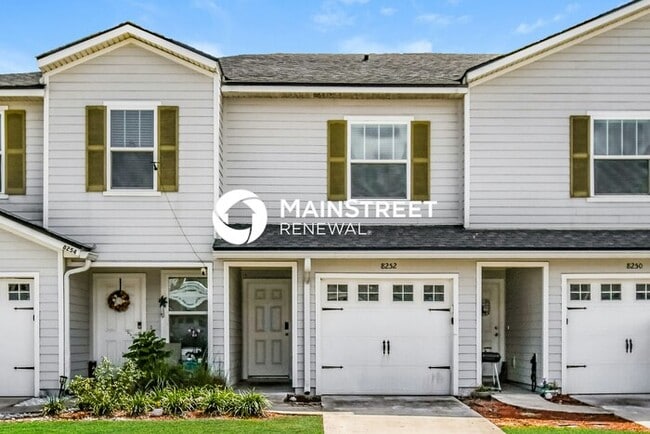 Building Photo - 3 Bedroom Pet-Friendly Home in Jacksonville, FL with Main Street Renewal