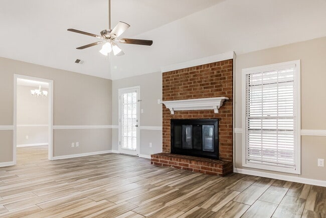 Photo - 8650 Oak Trail Ln