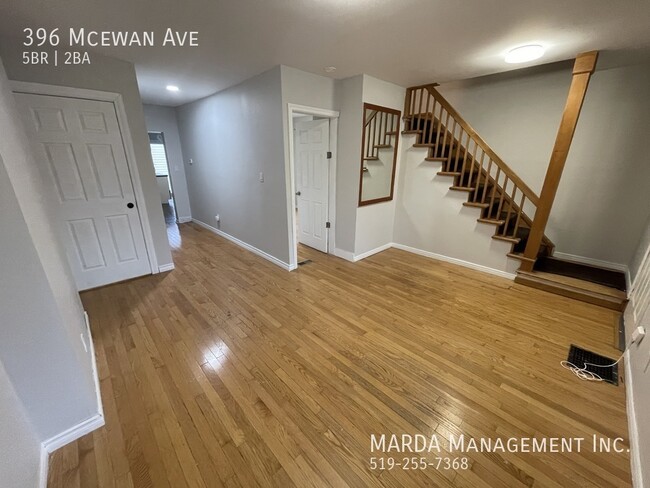Photo - SPACIOUS 5 BED/2 BATH HOUSE! + Utilities