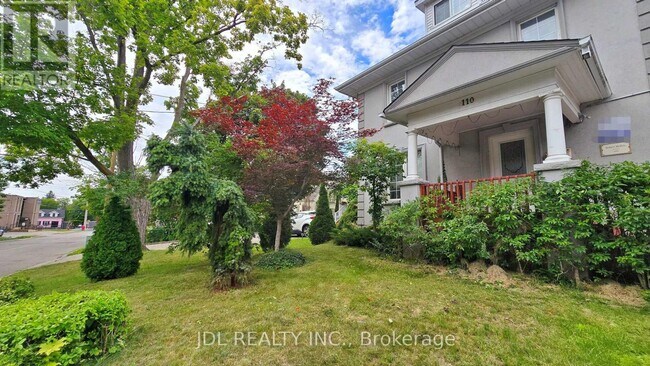 Photo - 110 Church St S