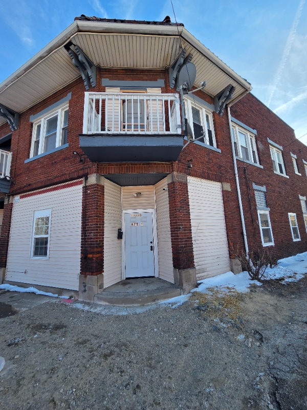 Building Photo - 15220 Saranac Rd