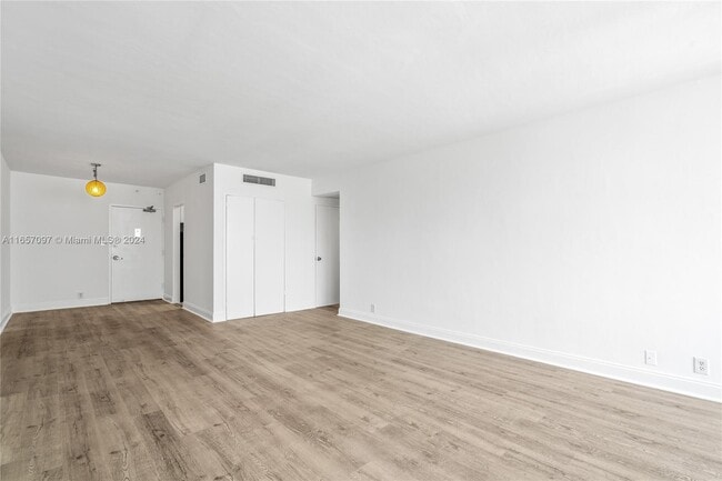 Photo - 1200 West Ave