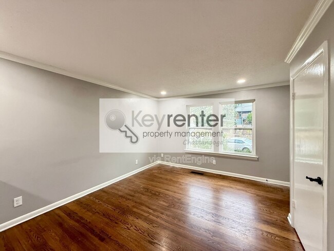 Photo - 904 Tremont St