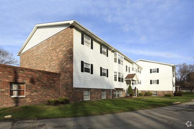 Carriage Hill Apartments - Carriage Hill Apartments