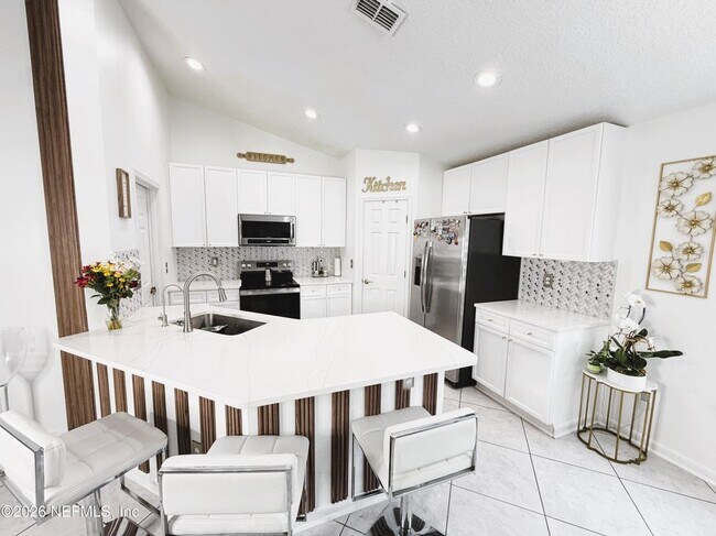 13752 Goodson Pl