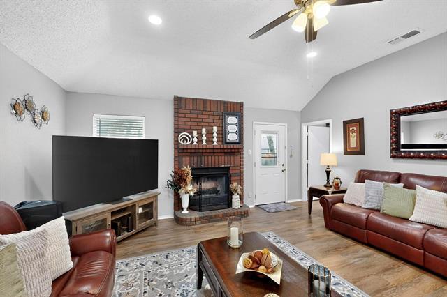 Photo - 821 Parkwest Blvd