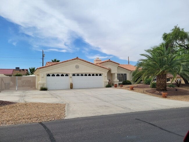 Building Photo - Long Term & Short Terms Options Furnished Pool Home!!!