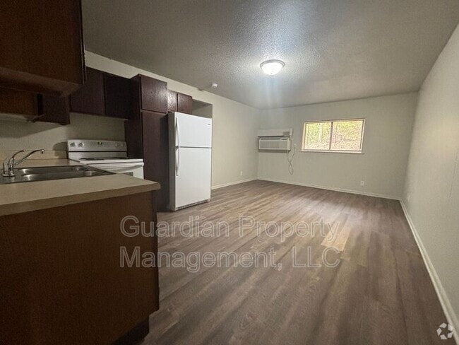 Building Photo - 1602 Brookside Dr Unit 312 Rental