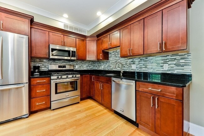 Photo - 27 Elm St Unit 2