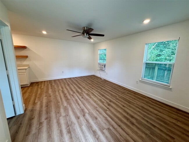 Photo - 520 McGuire Ln