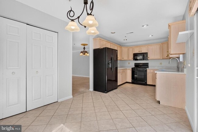 Photo - 323 Glenn Rose Cir