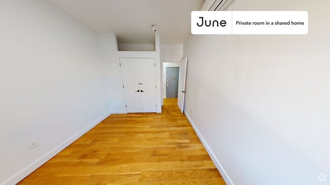 Building Photo - Private bedroom in 5 bed/3 bath Home