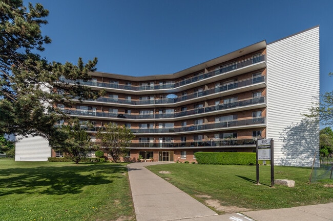 Building Photo - 350 The Westmall