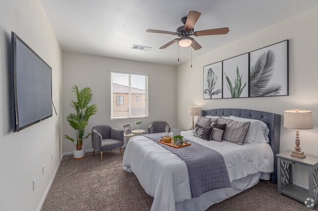 2BR, 2BA - 1,042SF - Bedroom