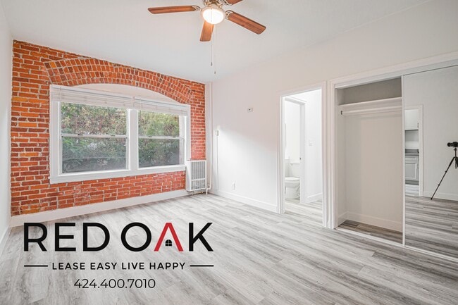 Building Photo - 147 Normandie Ave Unit 109