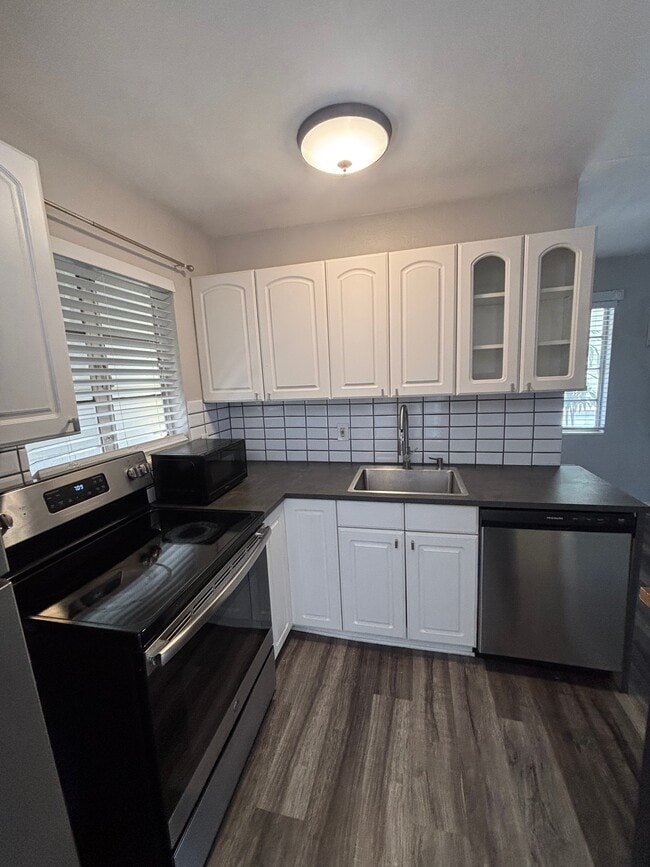 Photo - 1 Bed/1 Bath - Unit 12