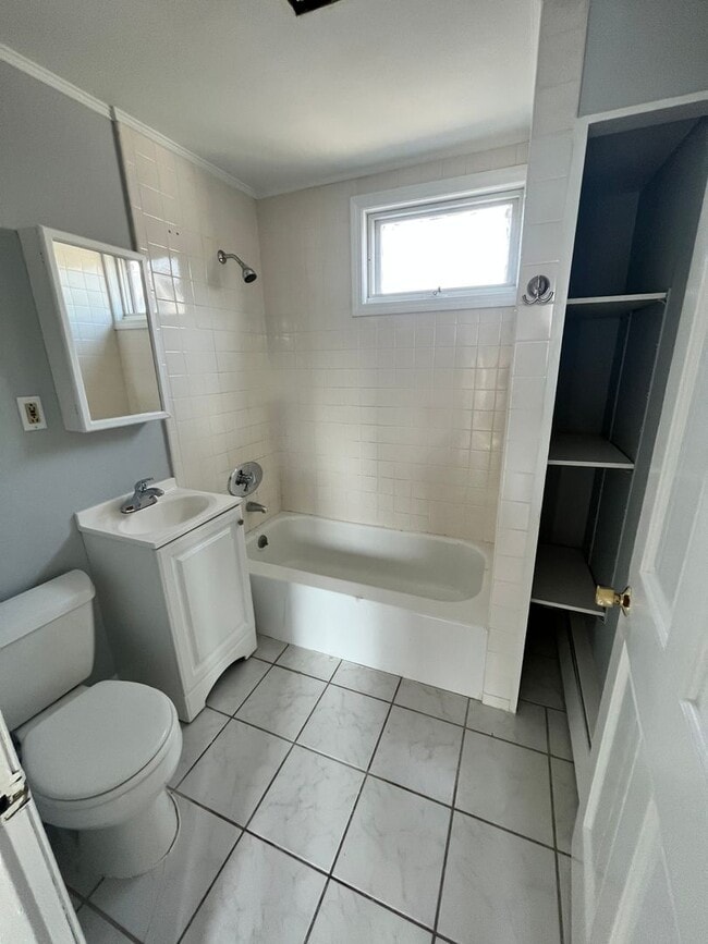 Photo - 408 N Main St Unit 4