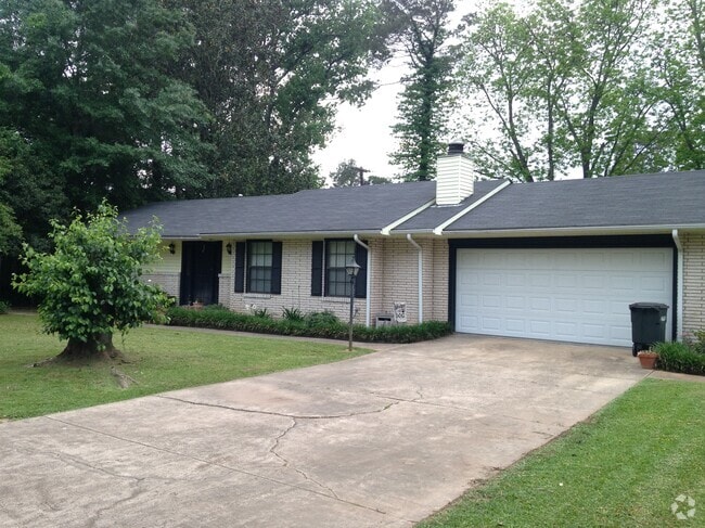 Building Photo - 5808 Hiawatha Dr Rental