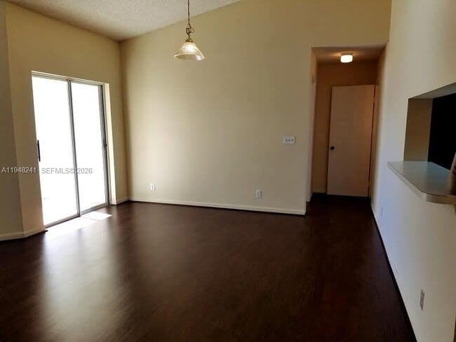 Photo - 9701 Westview Dr Unidad 1434