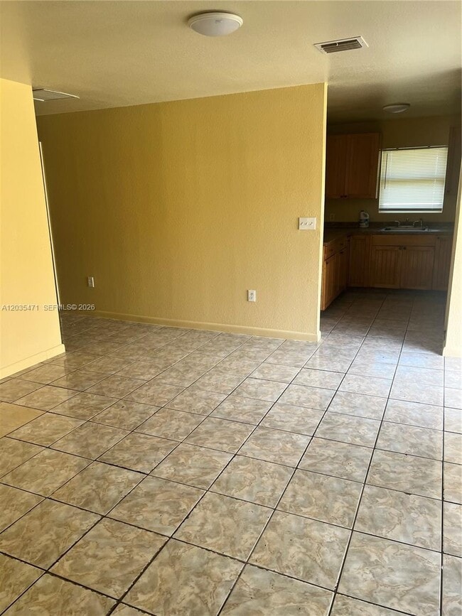 2111 NW 100th St Unidad B