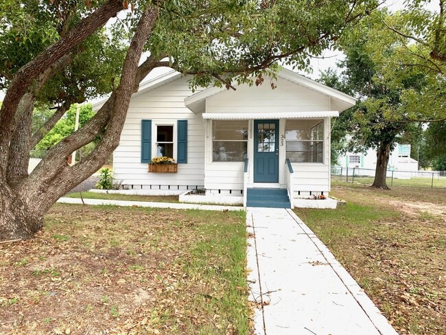 Building Photo - 323 Matlo Ave