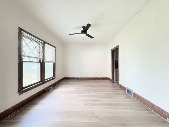 303 Hillwood Dr