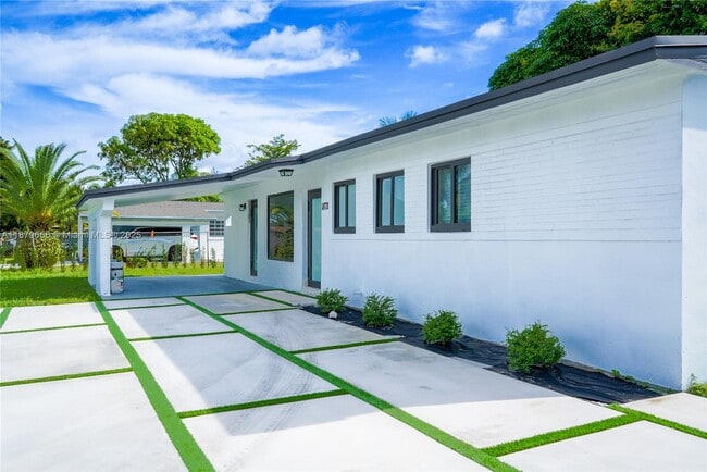 Photo - 18711 NW 32 Ct