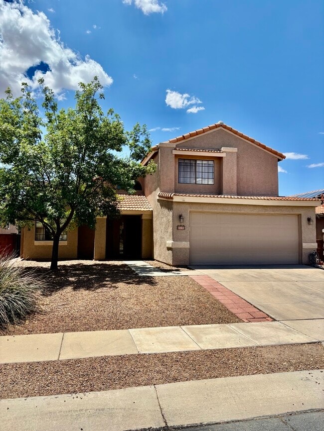 Charming house with 3 beds and 2 bath is n... - Charming house with 3 beds and 2 bath is n...
