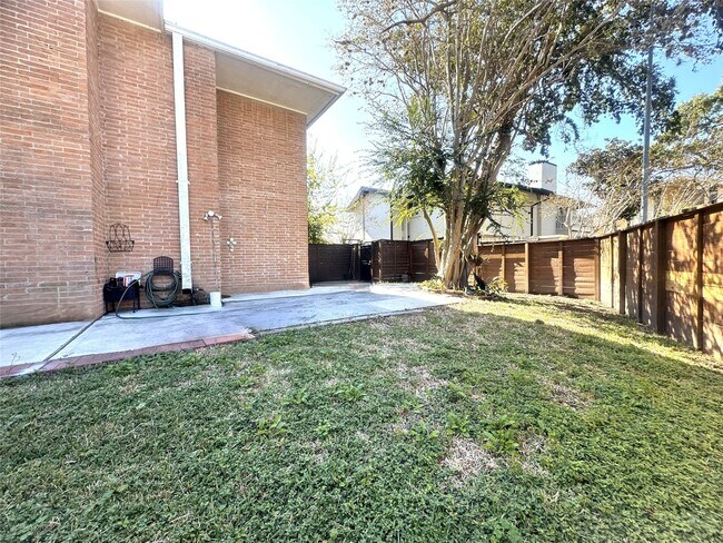 Photo - 6315 Deerwood Rd