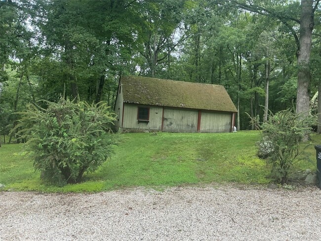 Photo - 118 Old Mill River Rd