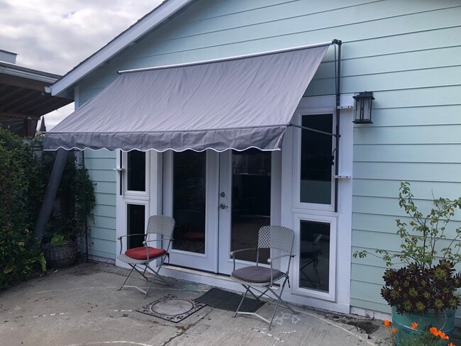 Front of studio house. - 2519 Rheem Ave House