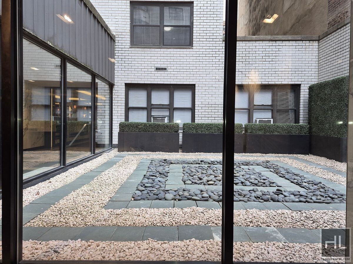 Photo - E 16 ST Unit 16J