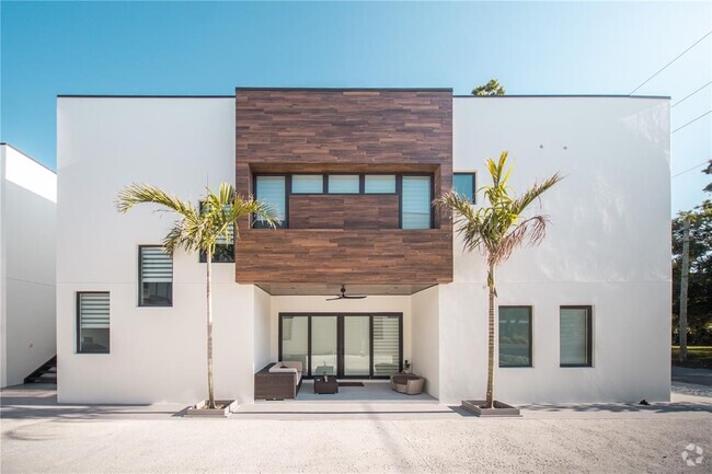 Building Photo - 816 Goodrich Ave Rental