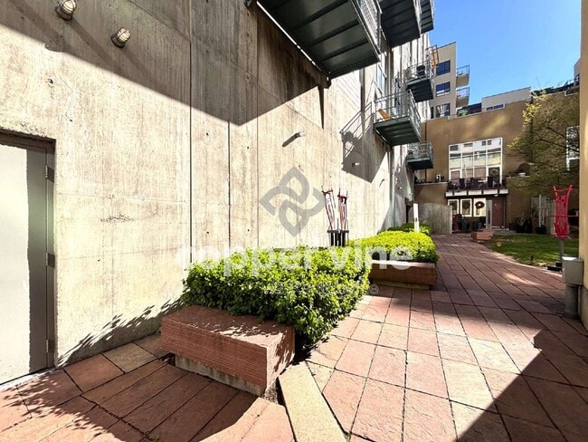 Photo - 1050 Cherokee St Unit 205