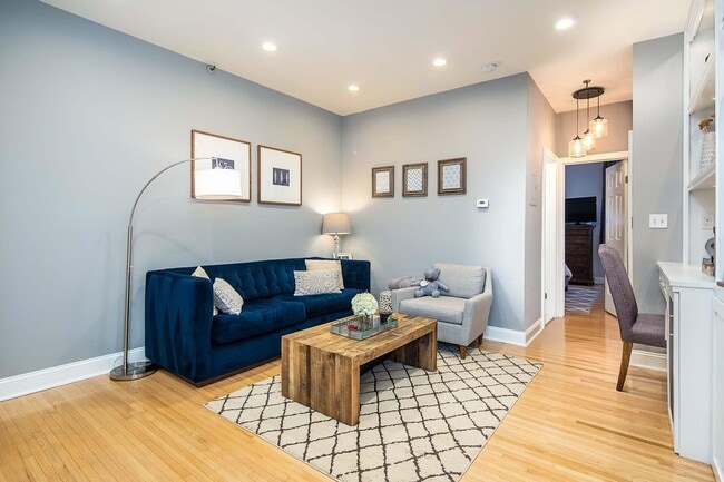 Building Photo - 711 Willow Ave Unit 1H